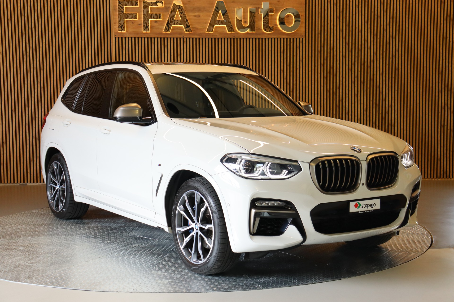 BMW X3 M40d Individual Steptronic-showroom-element-3