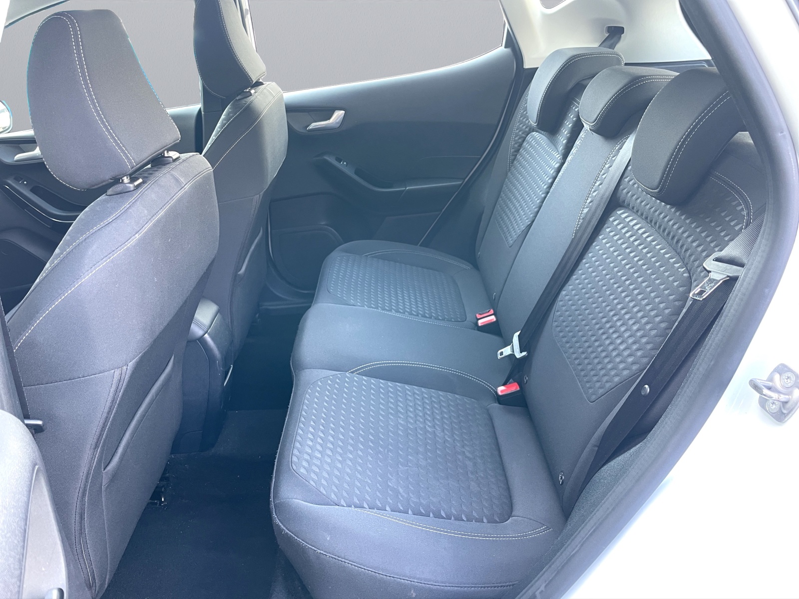 FORD Fiesta 1.0 EcoB Titanium-image-14