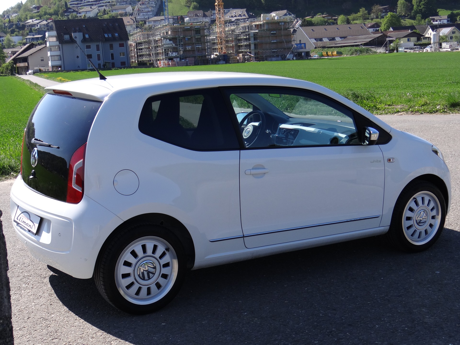VW Up 1.0 white up-image-5