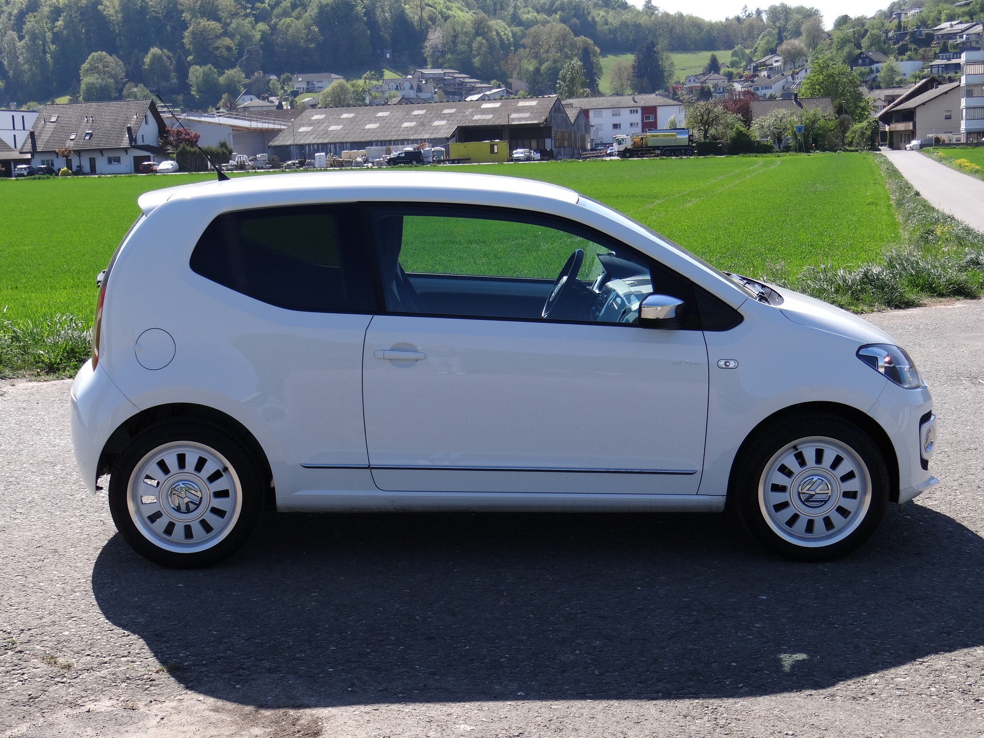 VW Up 1.0 white up-image-4