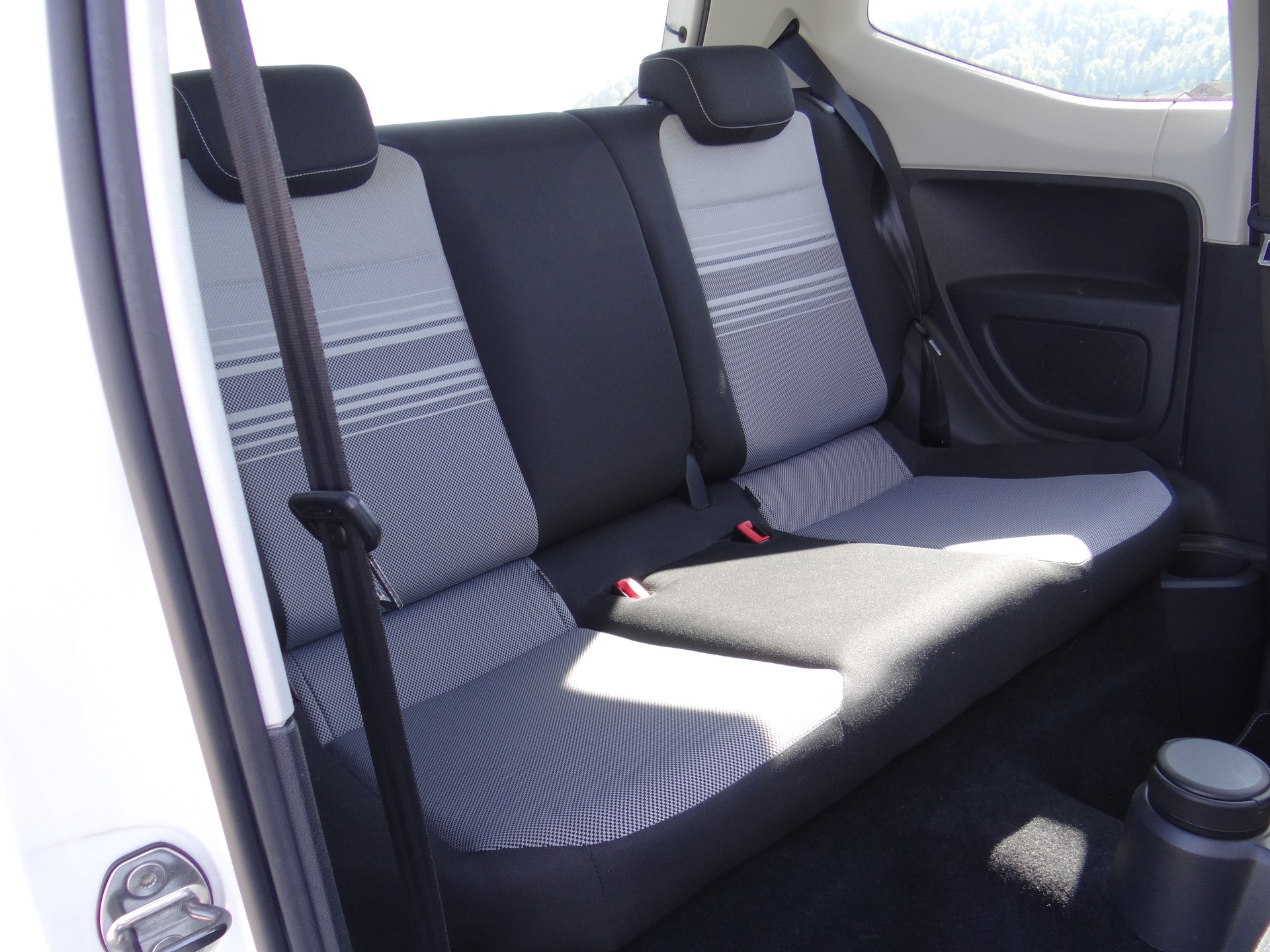 VW Up 1.0 white up-image-12