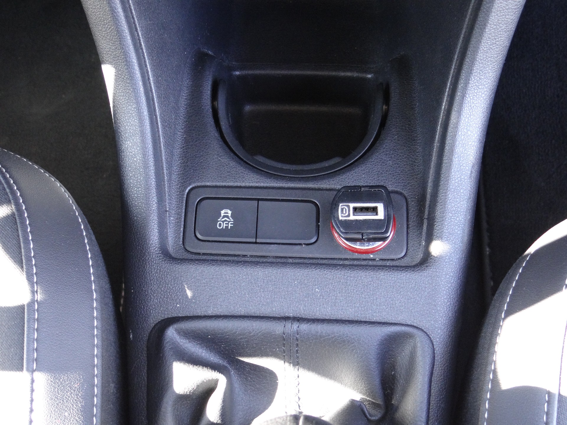VW Up 1.0 white up-image-17
