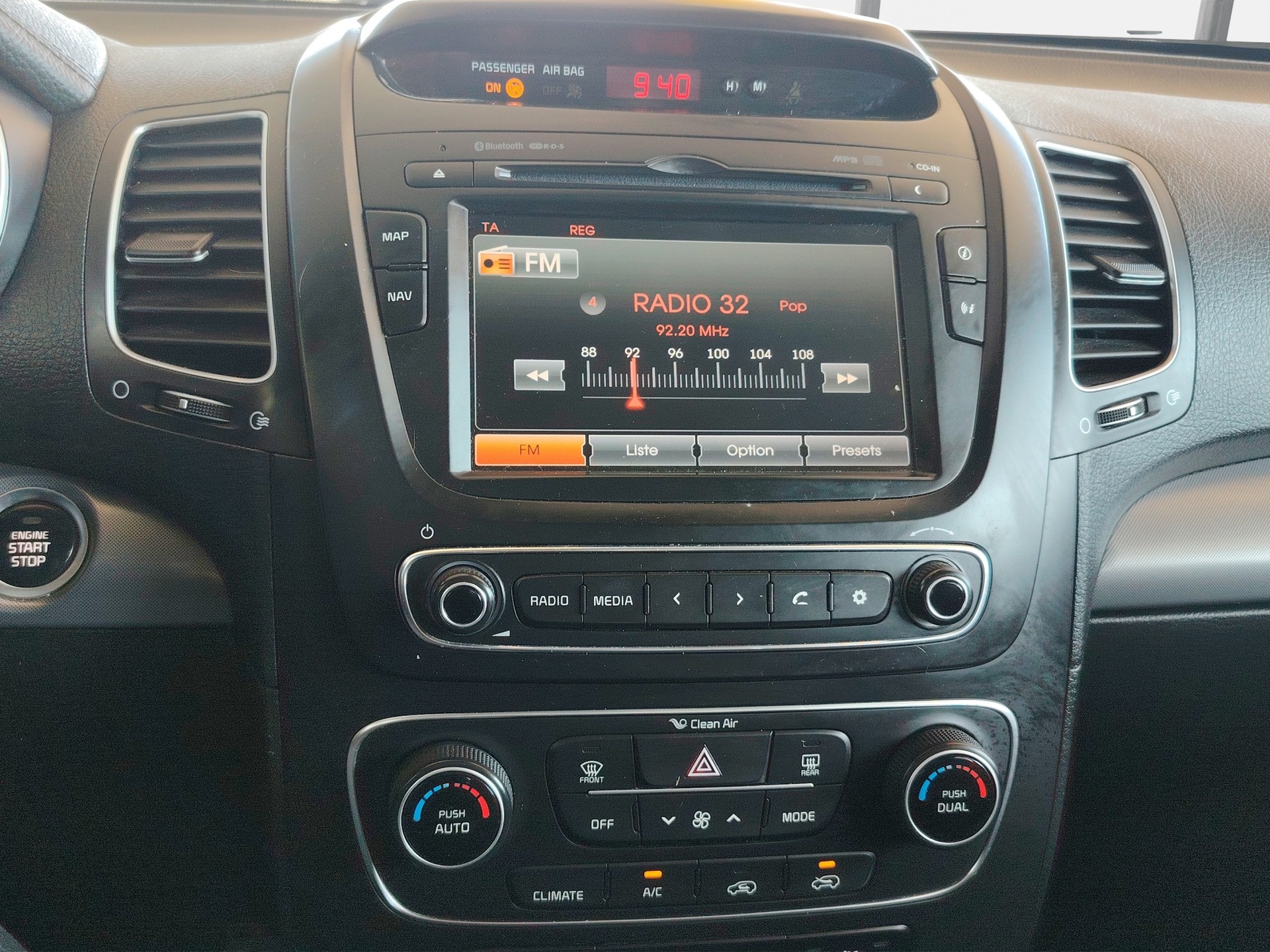 KIA Sorento 2.2 CRDI Style Automatic-image-13