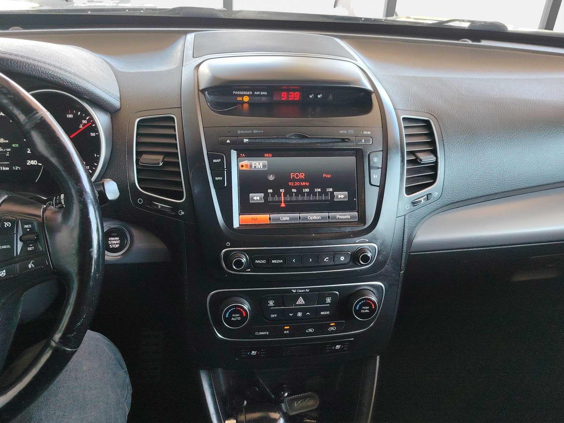 KIA Sorento 2.2 CRDI Style Automatic-image-11