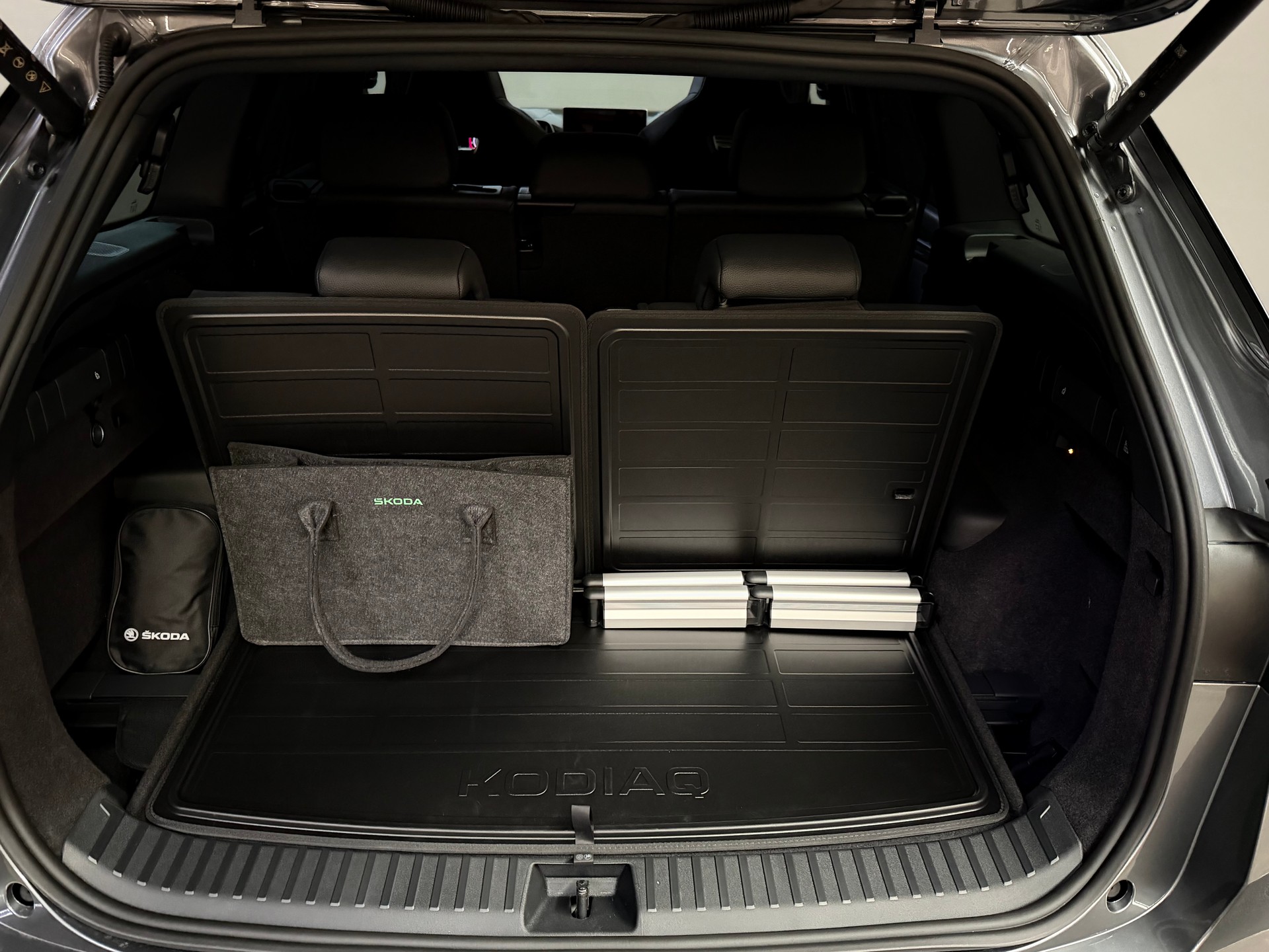 SKODA Kodiaq 2.0 TSI RS 4x4 7 Plätze-image-13
