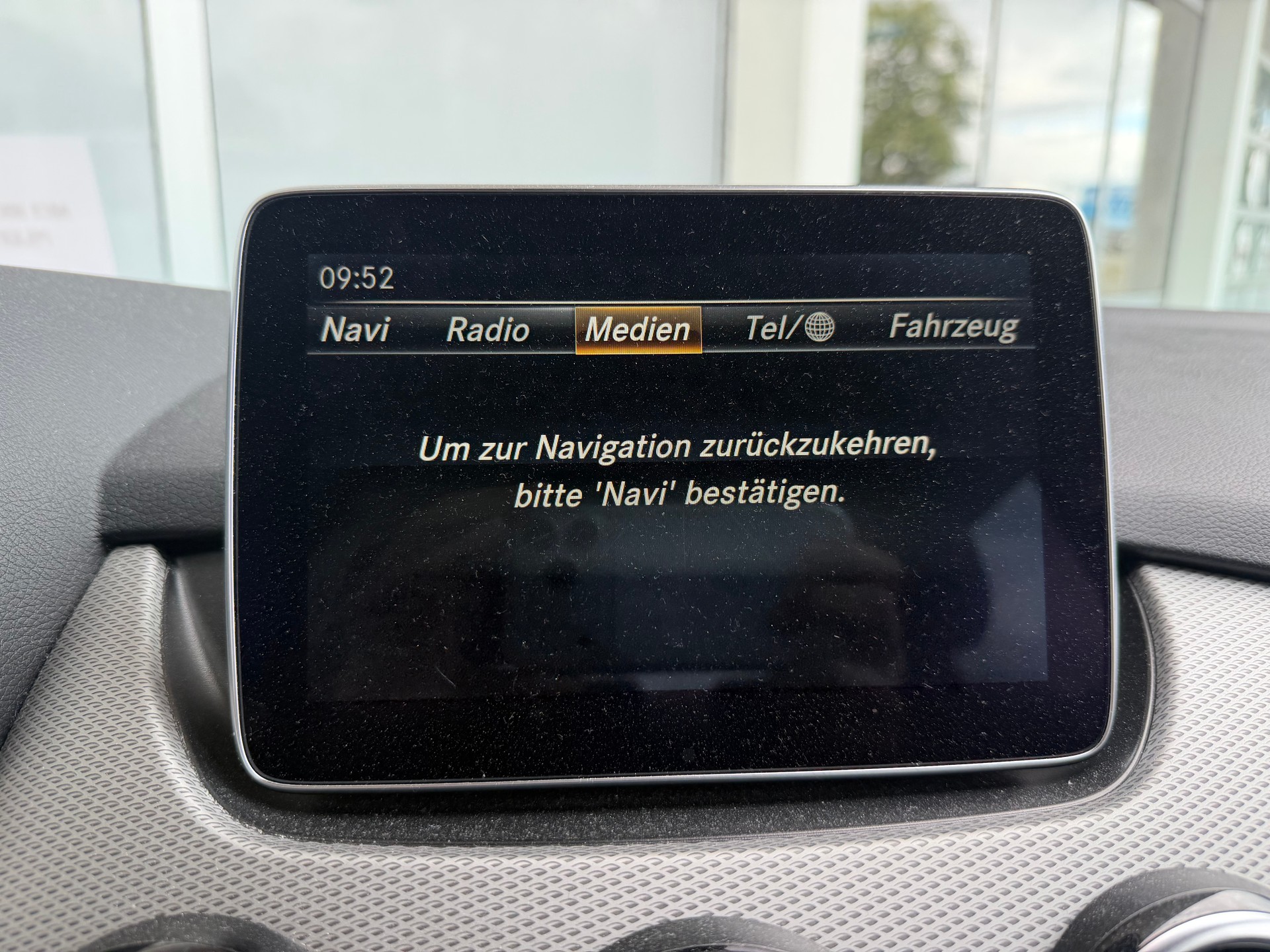 MERCEDES-BENZ B Electric Drive Urban-image-13