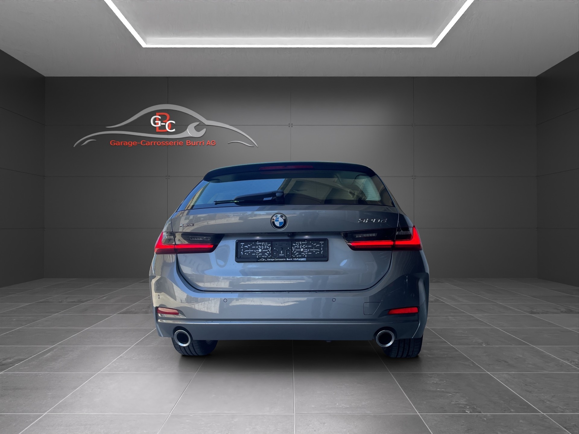 BMW 320d xDrive 48V Touring Steptronic-image-4