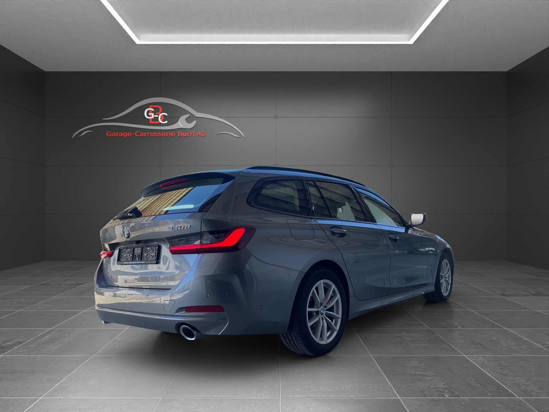 BMW 320d xDrive 48V Touring Steptronic-image-3