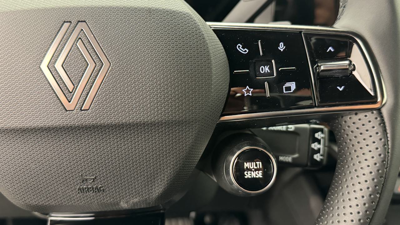 RENAULT R4 E-Tech Comfort Range 52 kWh Techno-image-9