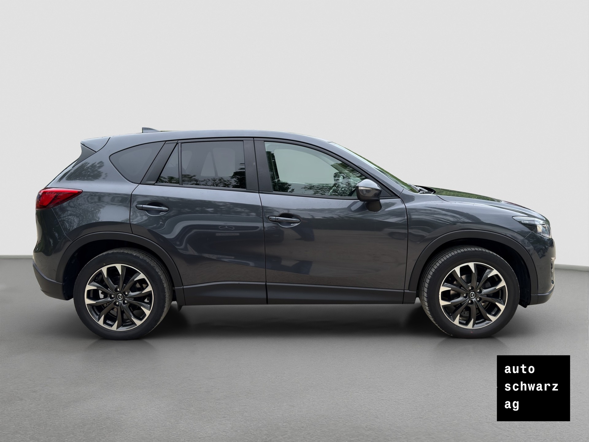 MAZDA CX-5 2.2 D HP Revolution AWD Automatic-showroom-element-3