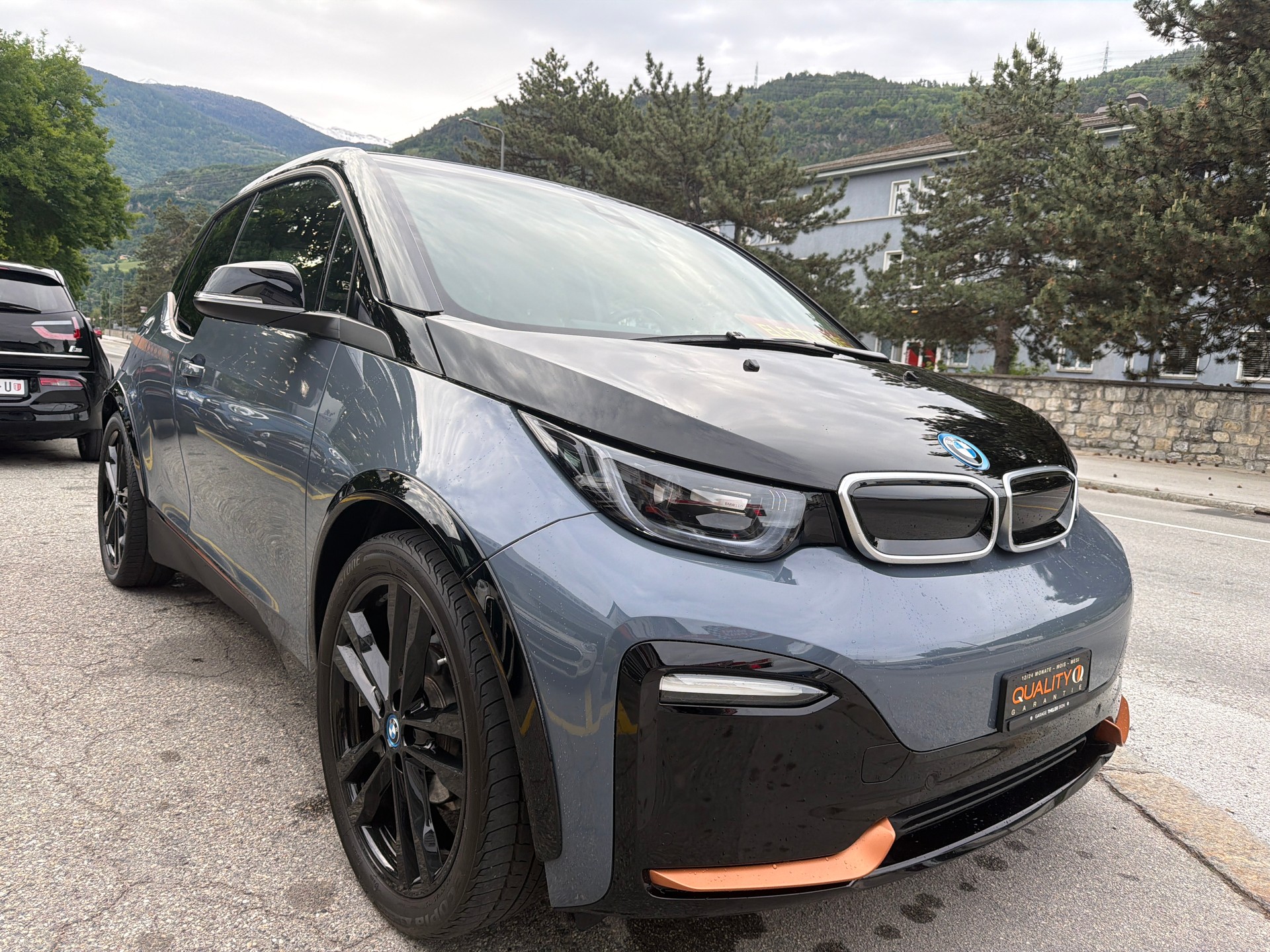 BMW i3s (120Ah) Unique Forever Edition-showroom-element-2