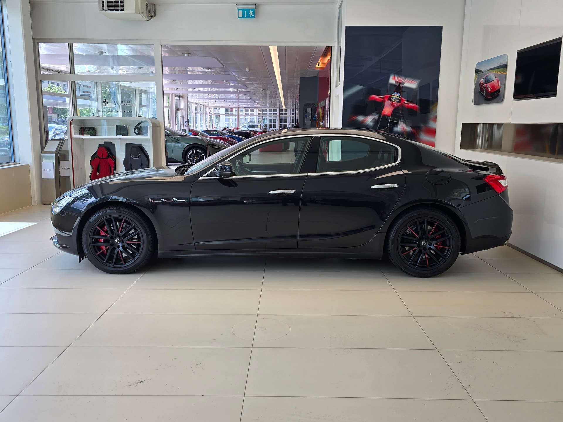 MASERATI Ghibli S Q4 3.0 V6 Automatica-image-6