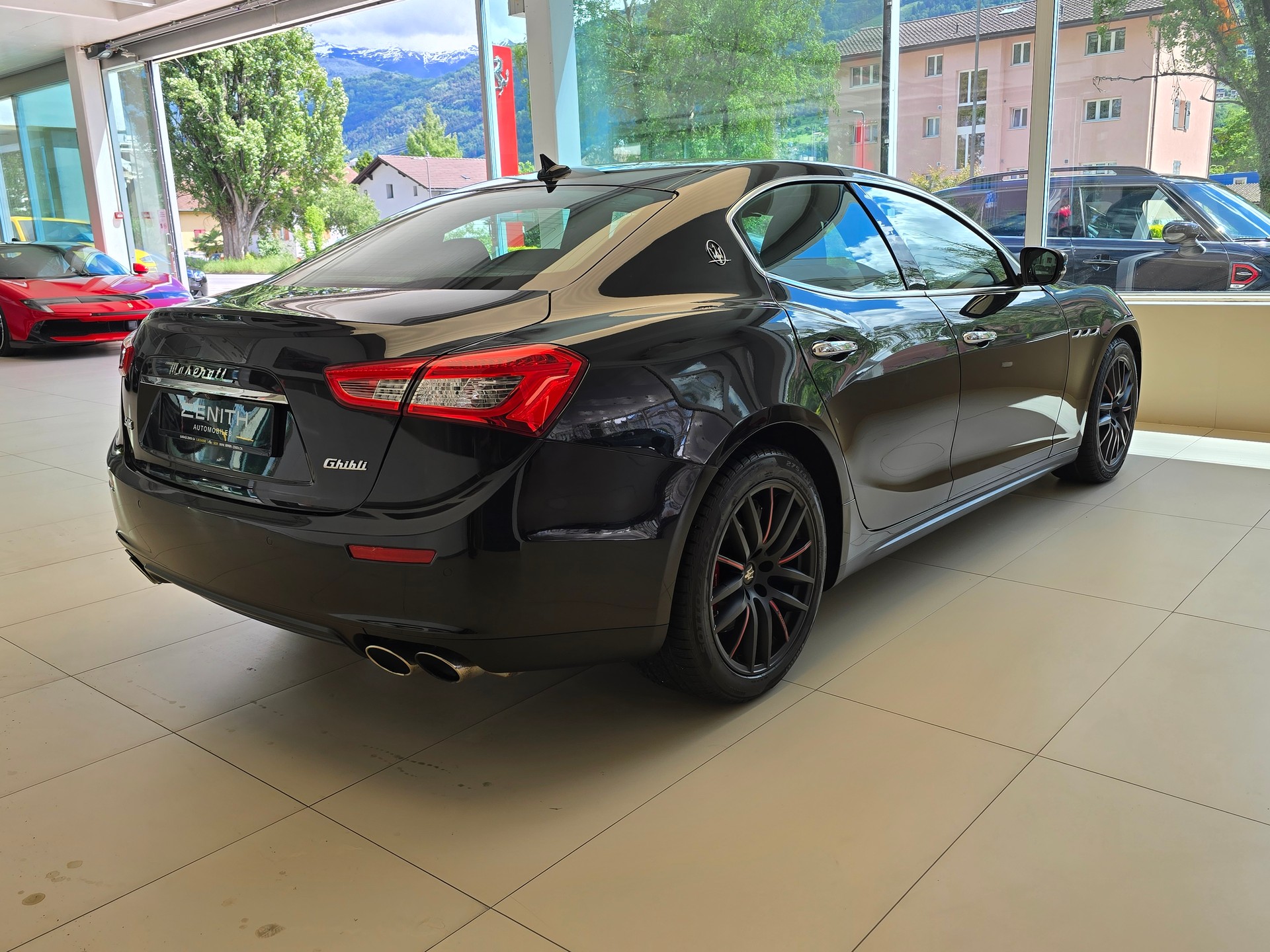 MASERATI Ghibli S Q4 3.0 V6 Automatica-image-3