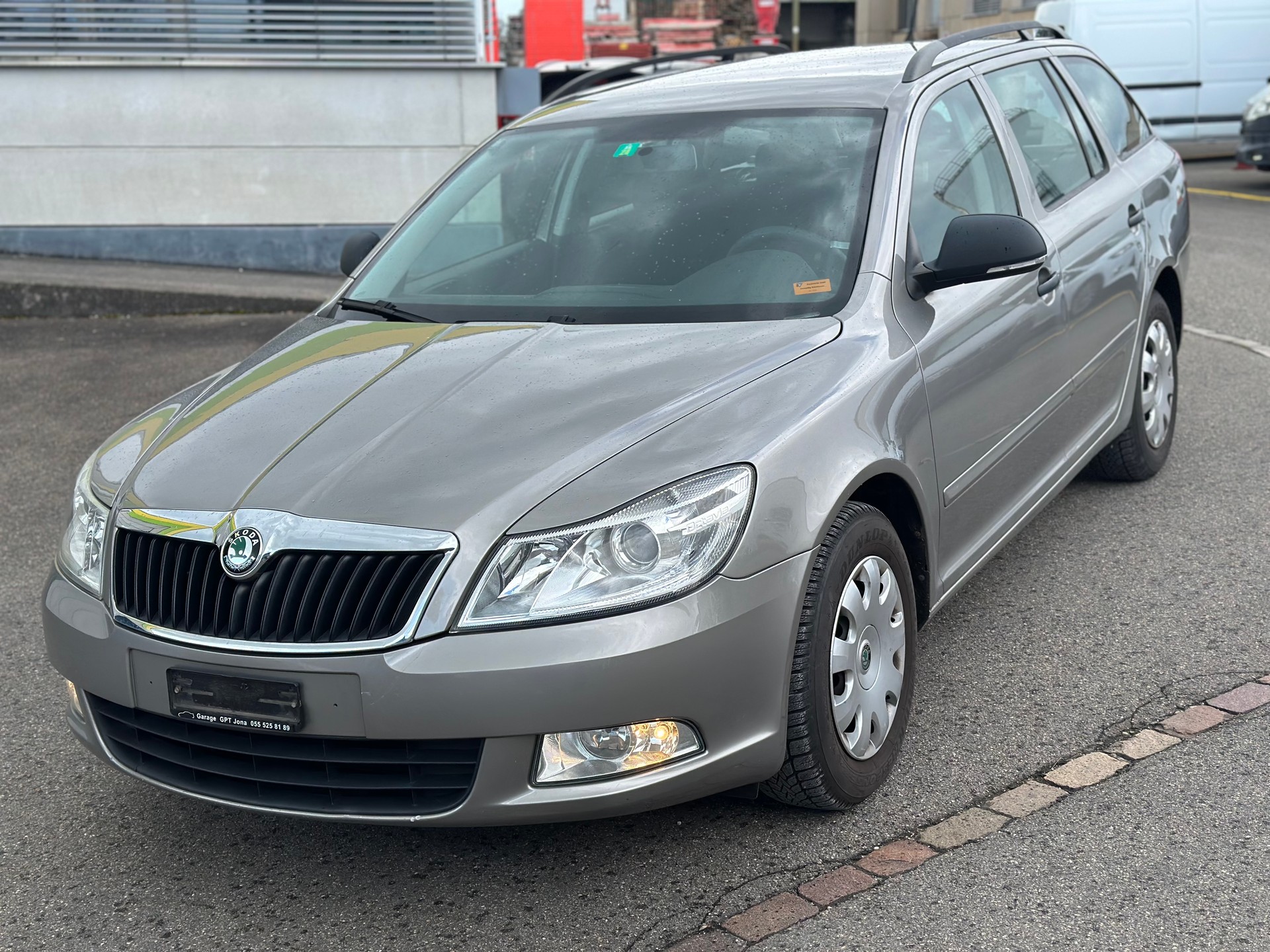 SKODA Octavia Combi 1.4 TSI Elegance-image-1