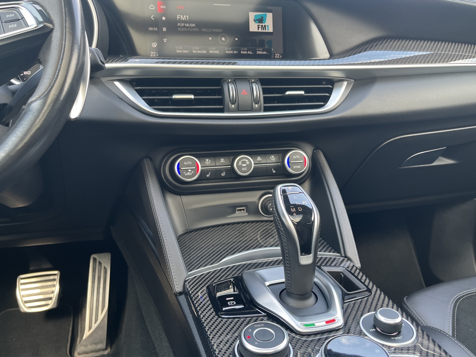 ALFA ROMEO Stelvio 2.9 V6 Biturbo Q4 Quadrifoglio SKY AKRAPOVIC-image-11