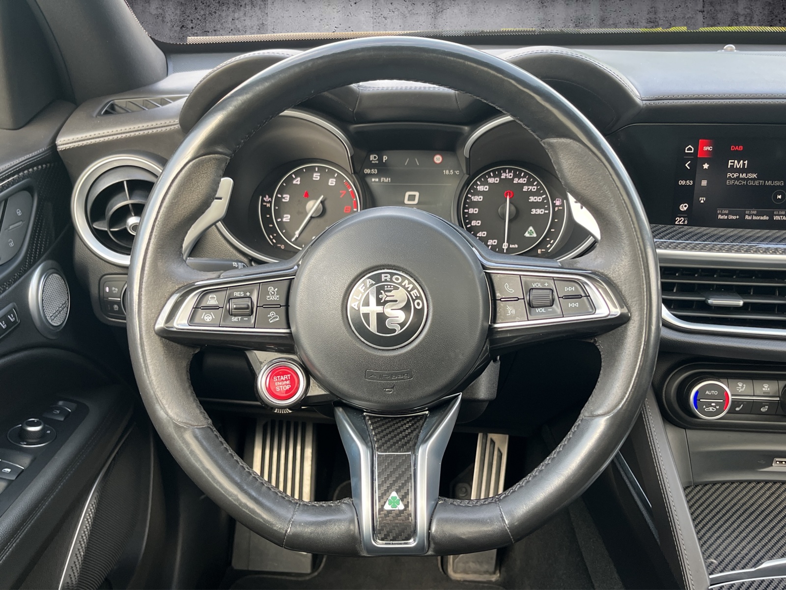 ALFA ROMEO Stelvio 2.9 V6 Biturbo Q4 Quadrifoglio SKY AKRAPOVIC-image-9