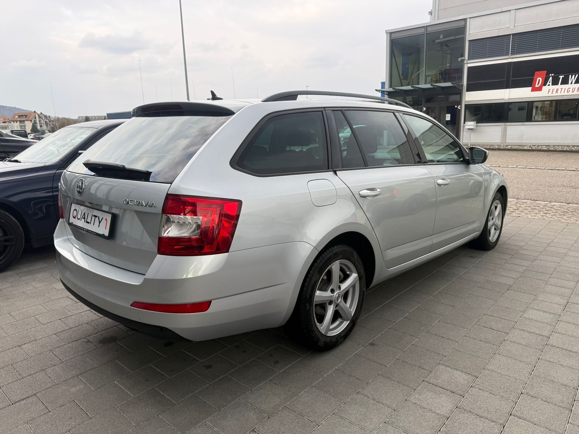 SKODA Octavia Combi 1.4 TSI Ambition DSG-image-6