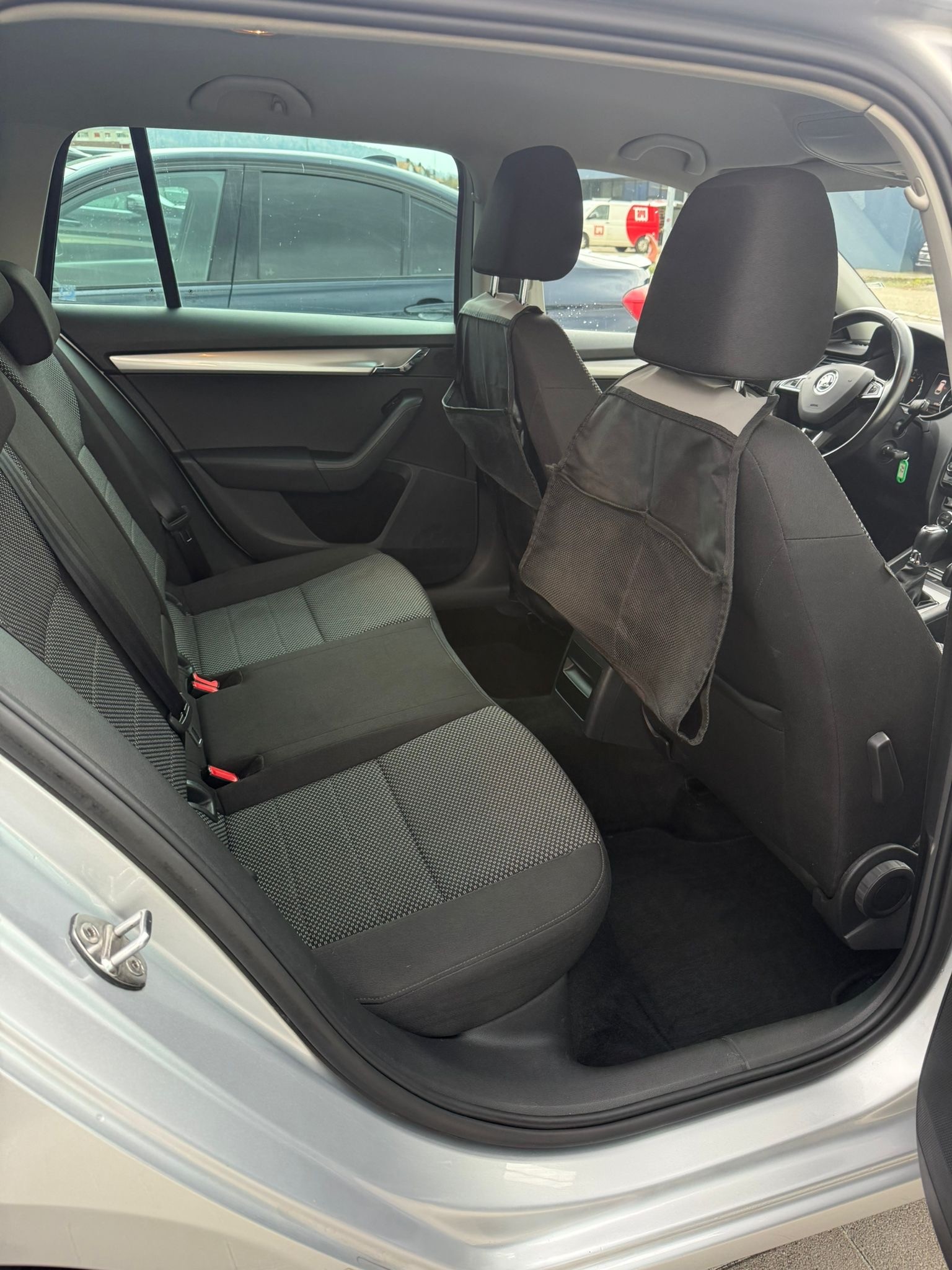 SKODA Octavia Combi 1.4 TSI Ambition DSG-image-18