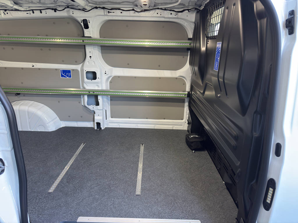 FORD Transit Custom Van 320 L2 2.0 EcoBlue Trend 4WD-image-9