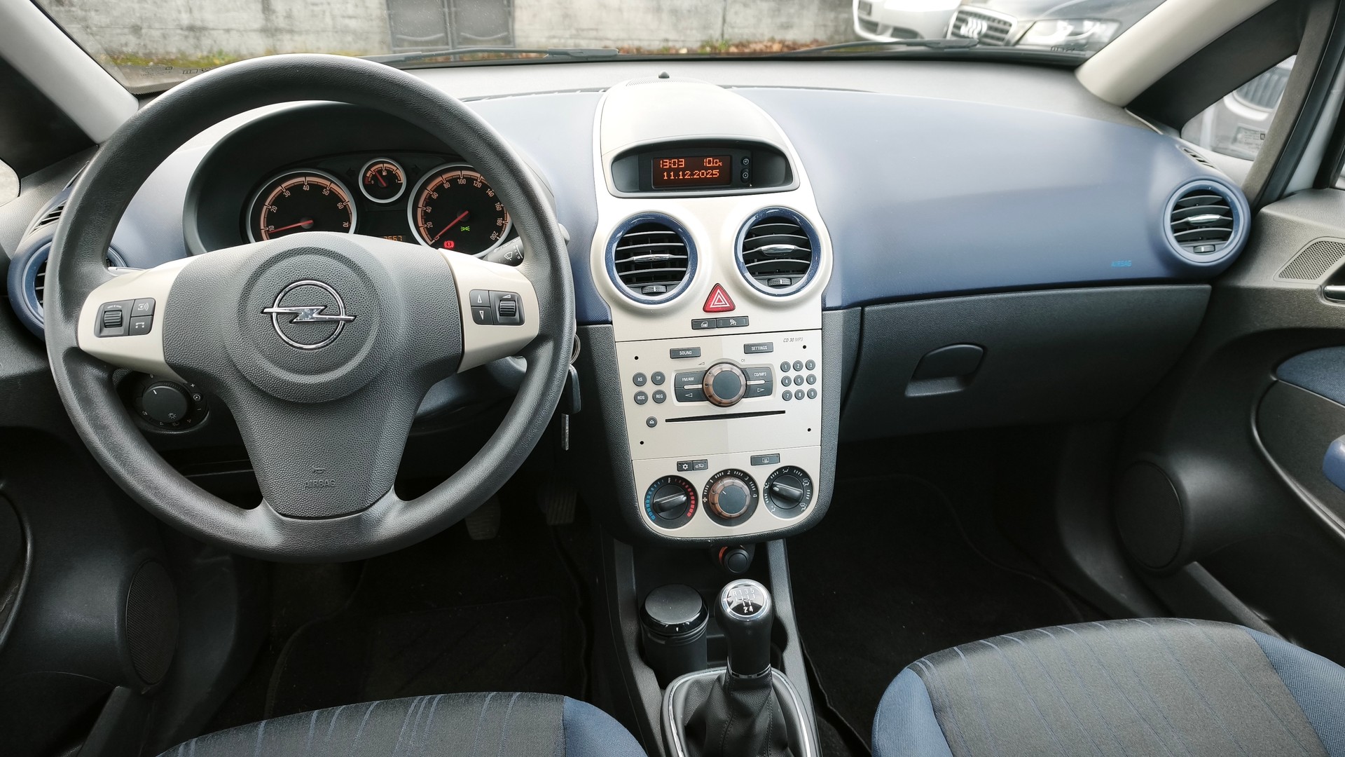 OPEL Corsa 1.2 TP Enjoy-image-10