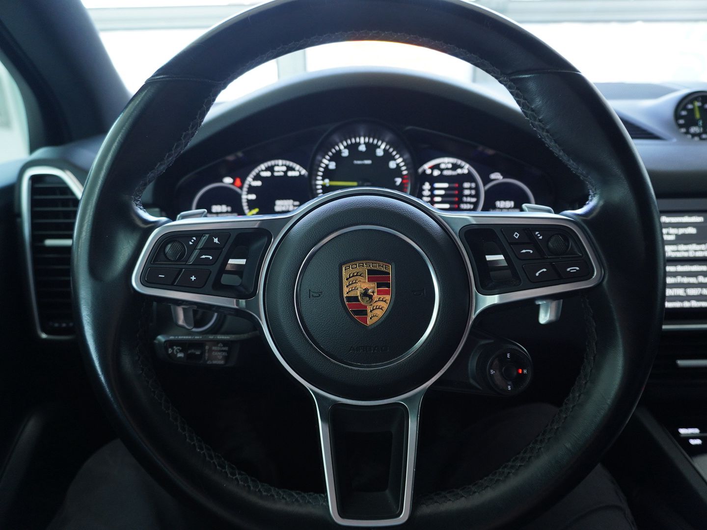 PORSCHE Cayenne E-Hybrid-image-5