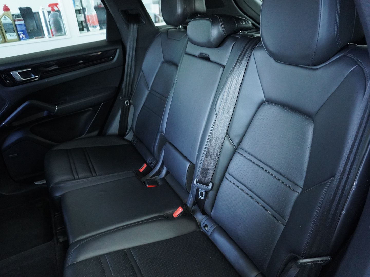 PORSCHE Cayenne E-Hybrid-image-4