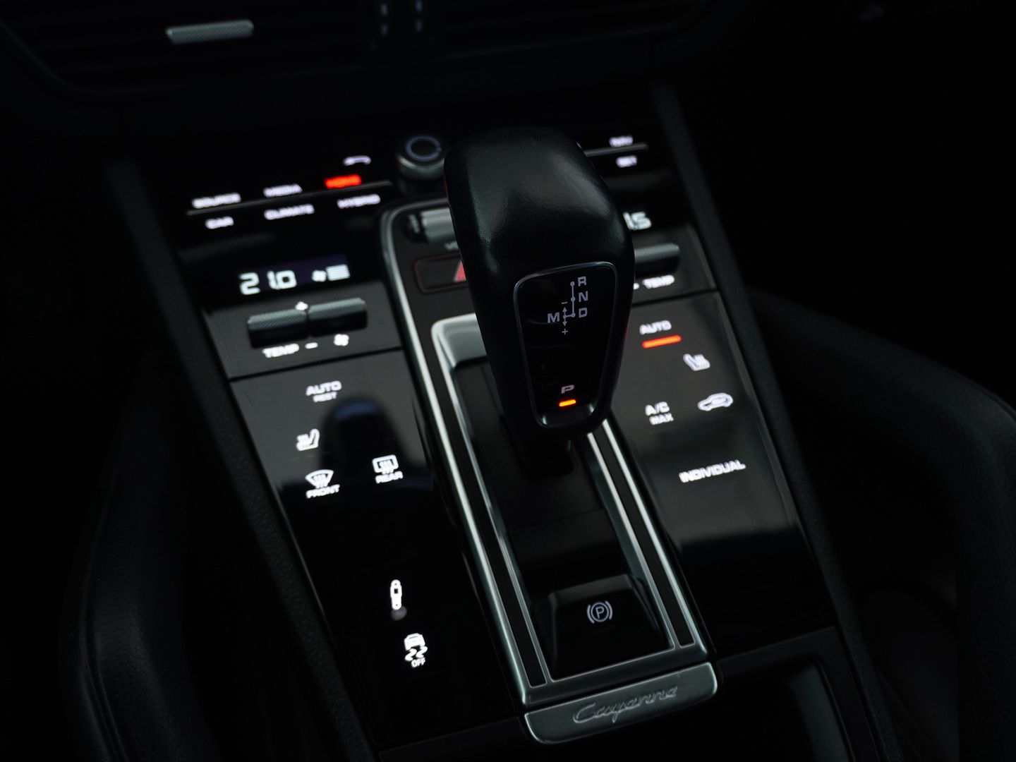 PORSCHE Cayenne E-Hybrid-image-11