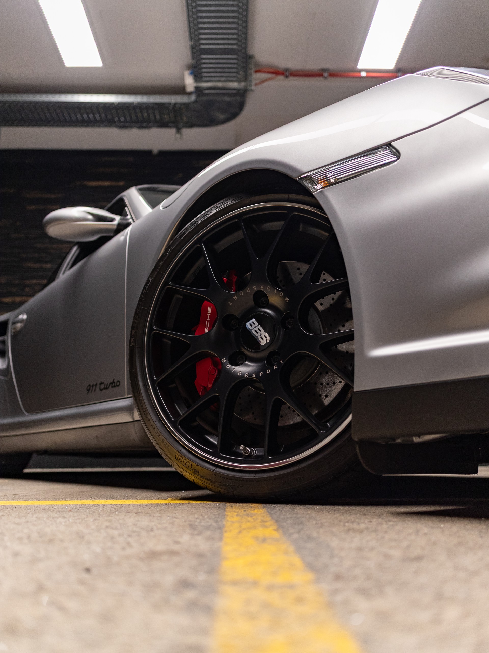 PORSCHE 911 Turbo-image-10