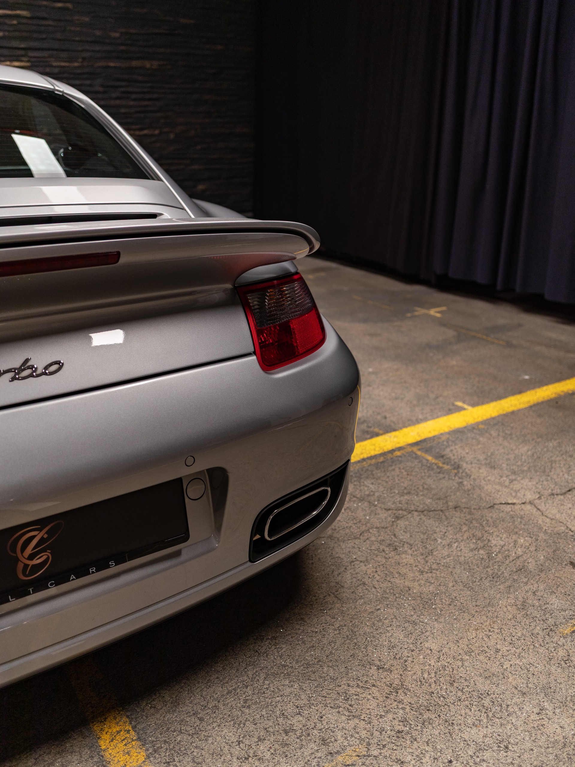 PORSCHE 911 Turbo-image-27