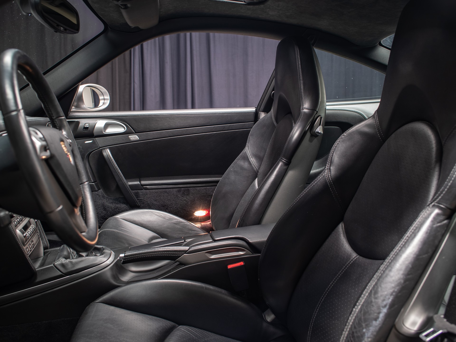 PORSCHE 911 Turbo-image-7
