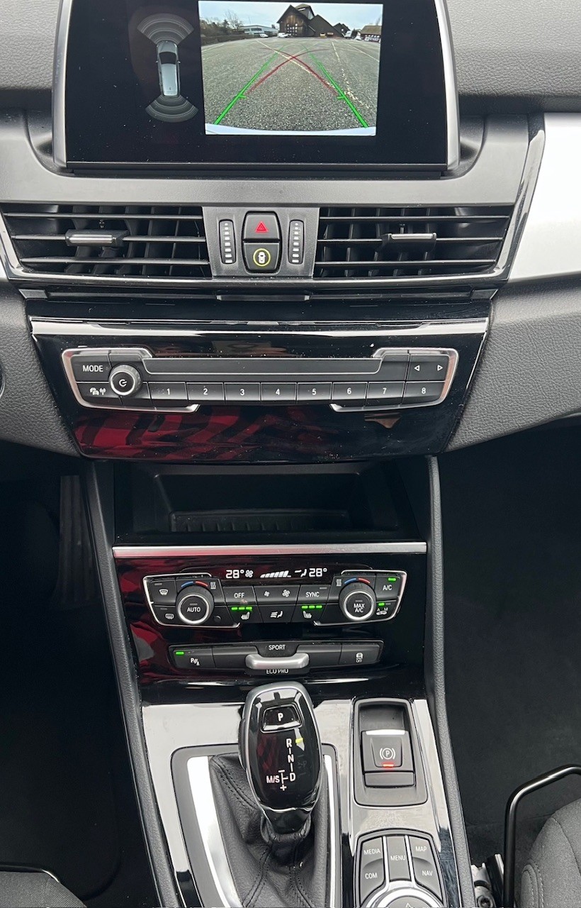 BMW 216d Gran Tourer DKG-image-12