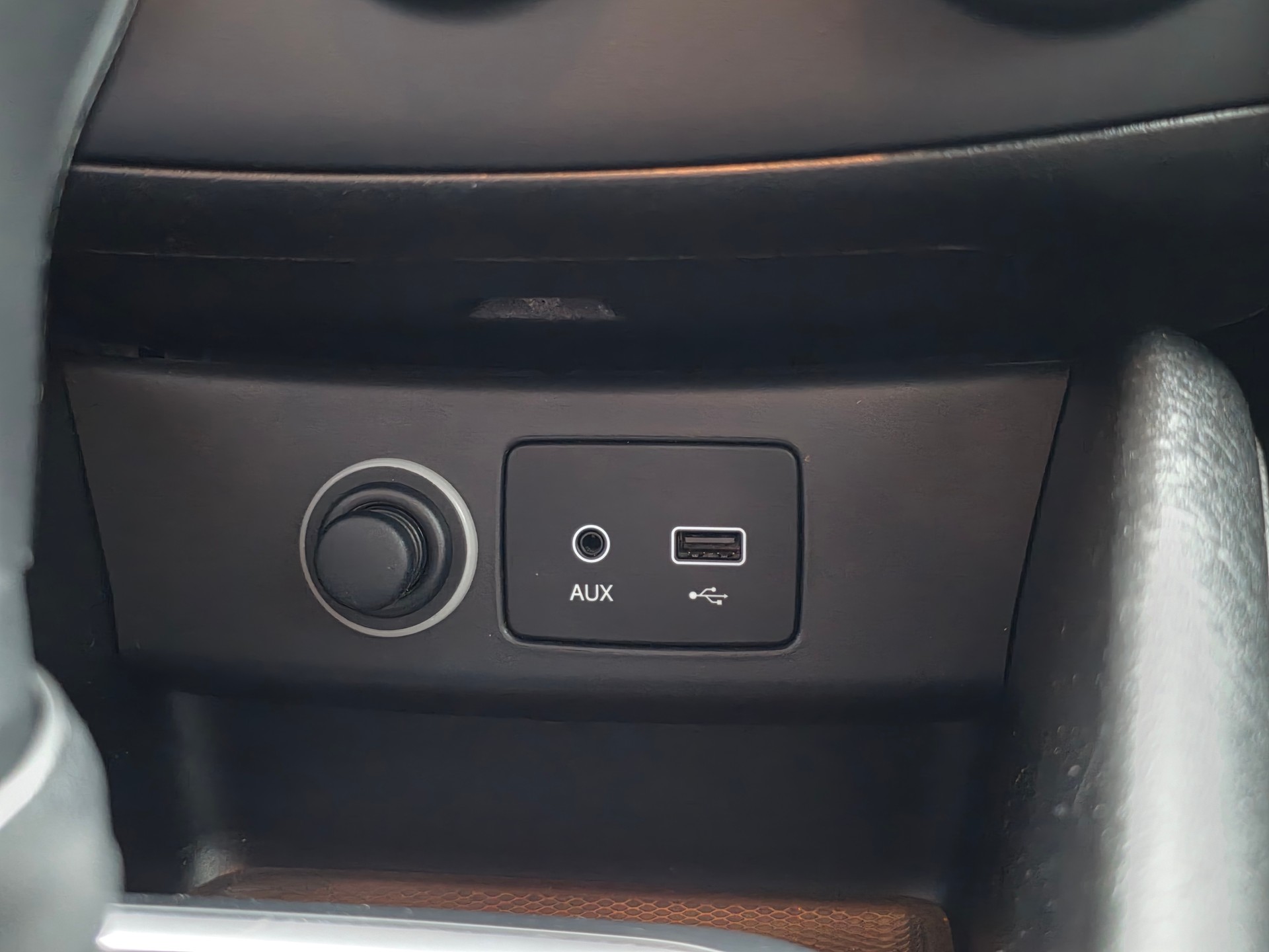 FIAT Tipo 1.6MJ Station Wagon Lounge DCT ** AUTOMATISCHER DISTANZREGLER - BI XENON LICHT - DAB+ - RÜCKFAHRKAMERA-image-17