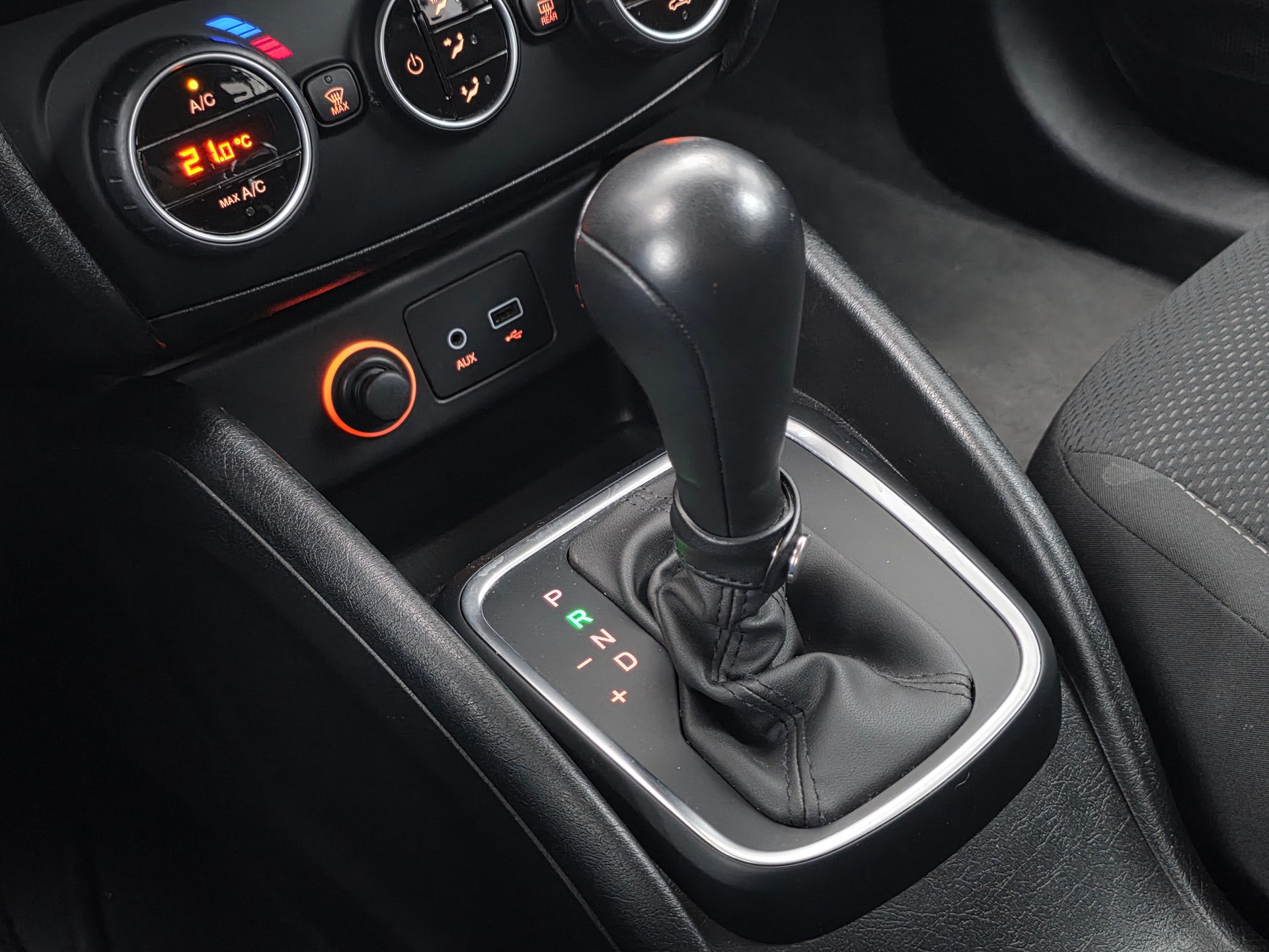 FIAT Tipo 1.6MJ Station Wagon Lounge DCT ** AUTOMATISCHER DISTANZREGLER - BI XENON LICHT - DAB+ - RÜCKFAHRKAMERA-image-14