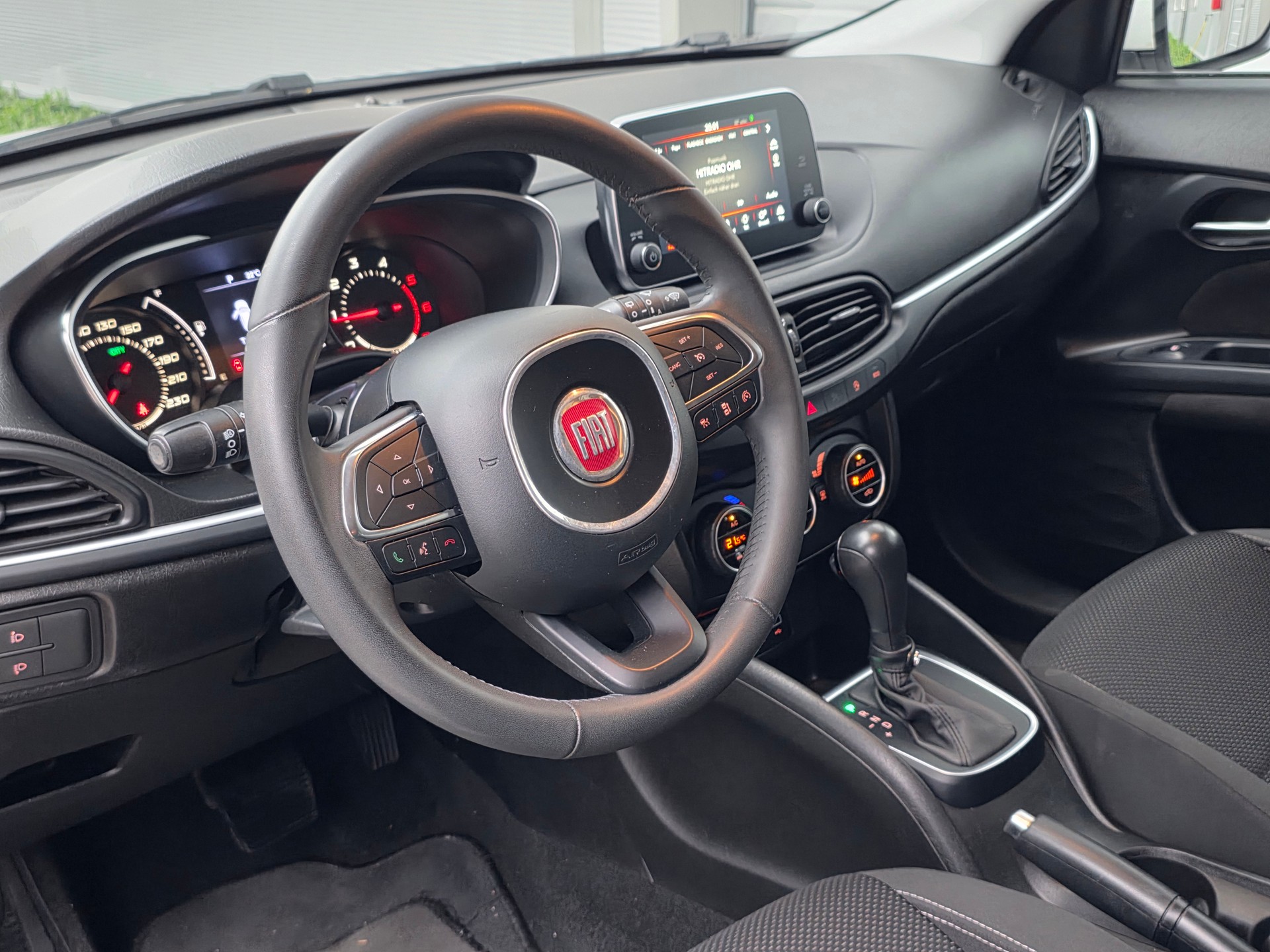 FIAT Tipo 1.6MJ Station Wagon Lounge DCT ** AUTOMATISCHER DISTANZREGLER - BI XENON LICHT - DAB+ - RÜCKFAHRKAMERA-image-7