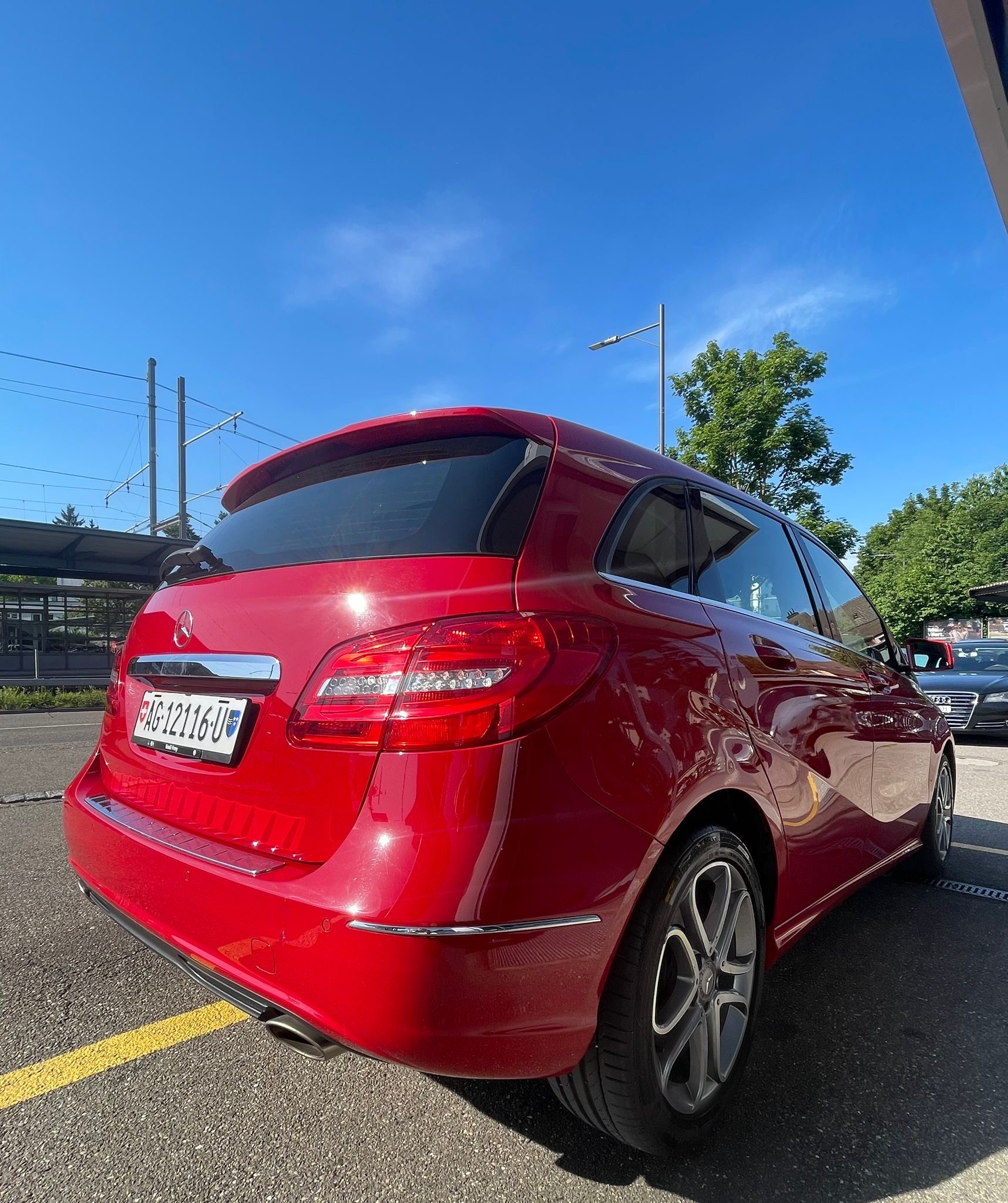 MERCEDES-BENZ B 180 7G-DCT Sport-Paket | CH-Fahrzeug | Frisch ab MFK-image-1