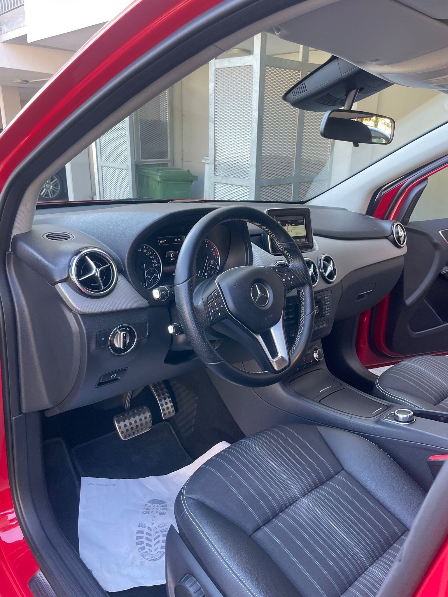 MERCEDES-BENZ B 180 7G-DCT Sport-Paket | CH-Fahrzeug | Frisch ab MFK-image-7