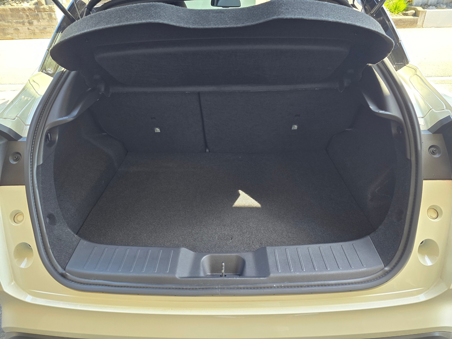 NISSAN Juke 1.6 FHEV Unplugged Limited Edition-image-8
