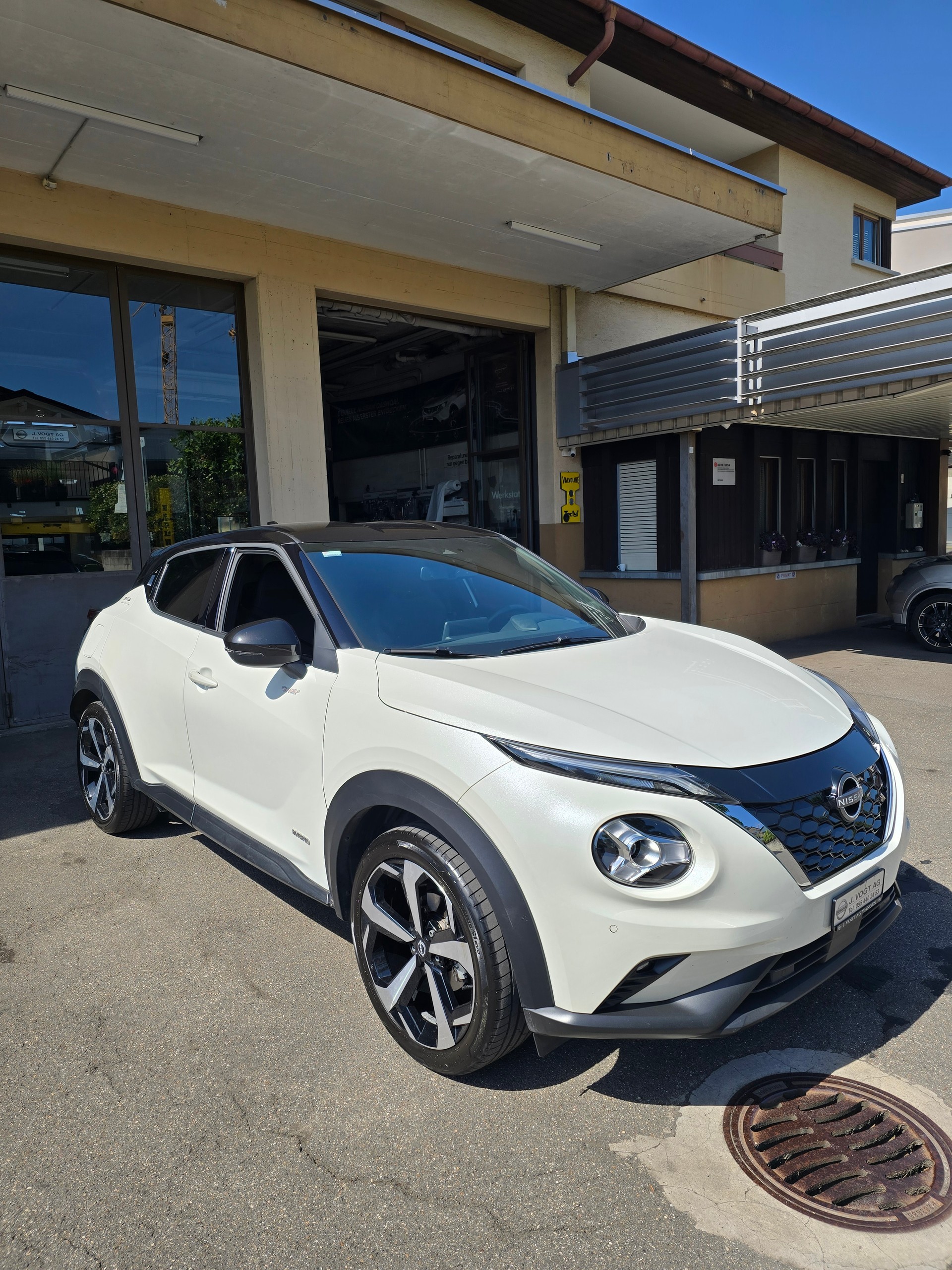 NISSAN Juke 1.6 FHEV Unplugged Limited Edition-showroom-element-2