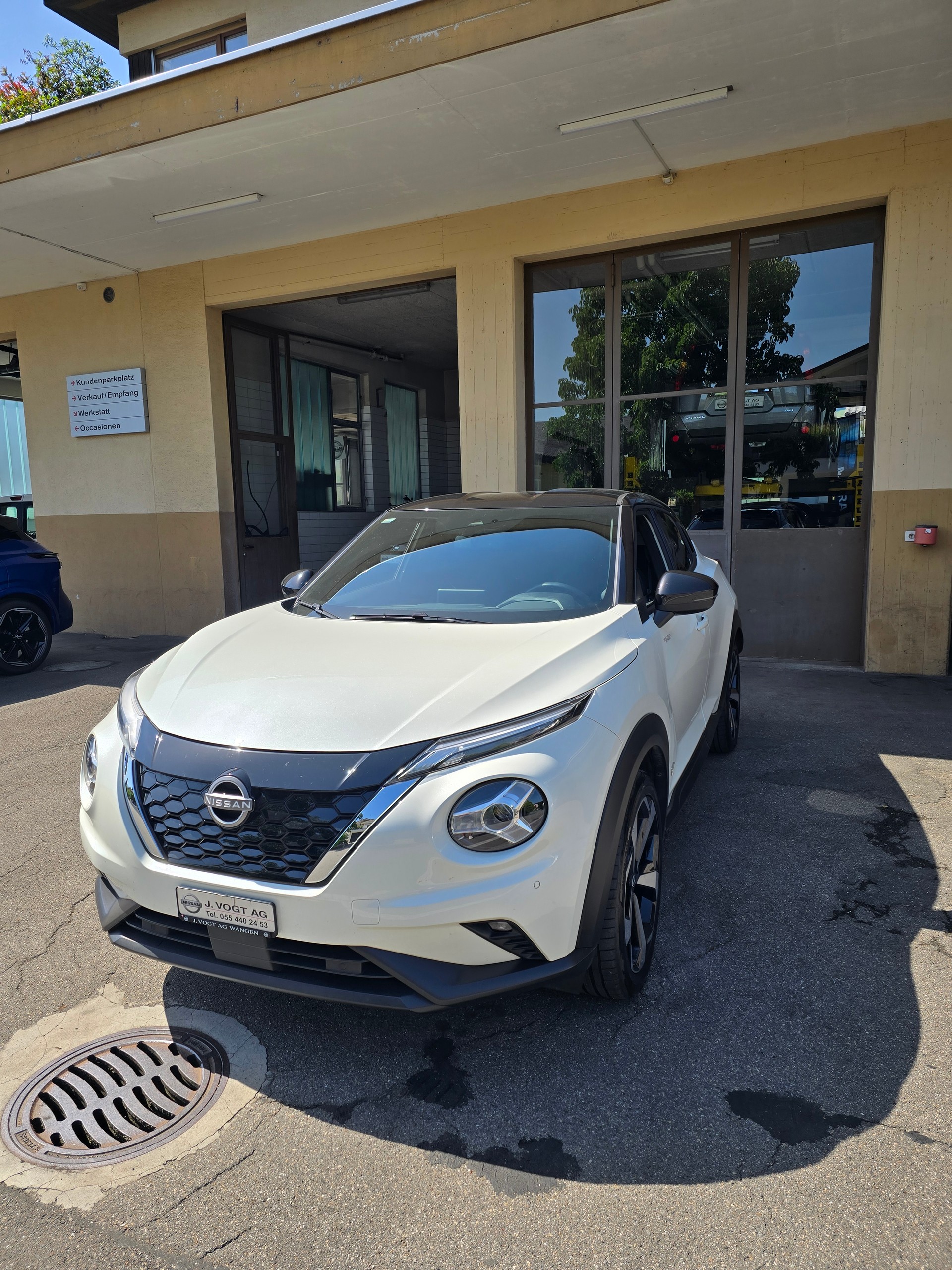 NISSAN Juke 1.6 FHEV Unplugged Limited Edition-showroom-element-1