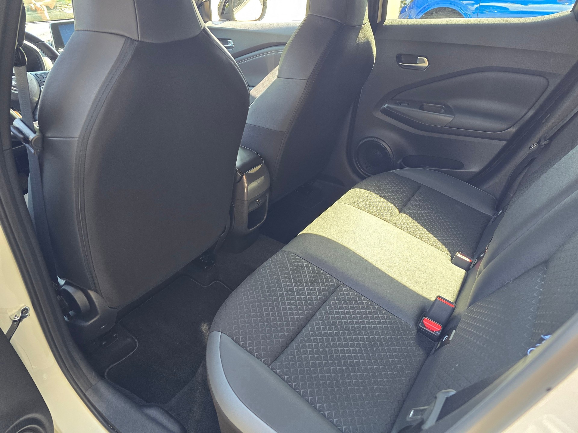 NISSAN Juke 1.6 FHEV Unplugged Limited Edition-image-9