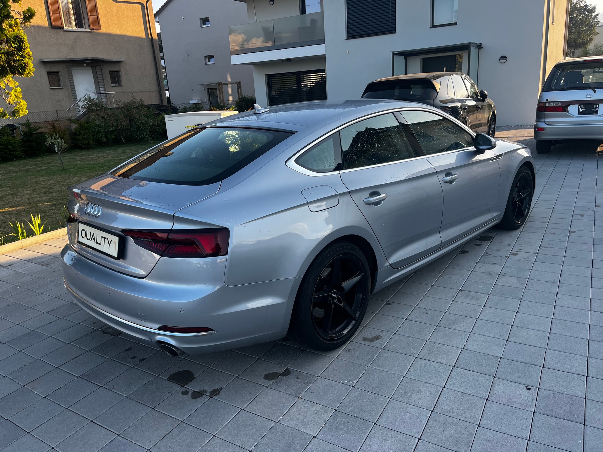 AUDI A5 Sportback 40 TFSI Design S-tronic-image-2