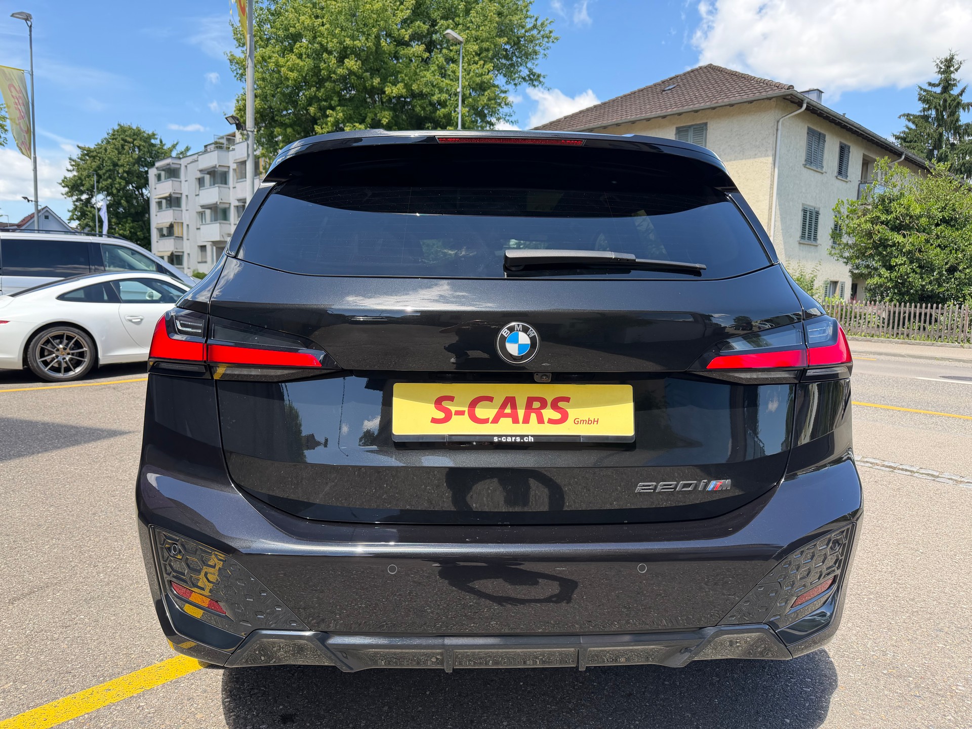 BMW 220i Active Tourer M Sport DKG-image-5