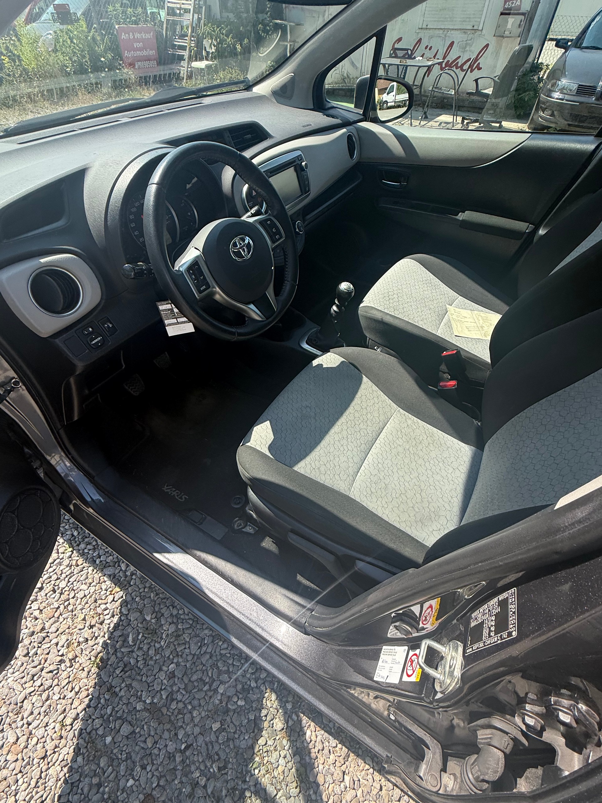 TOYOTA Yaris 1.33 Style Multidrive-image-5