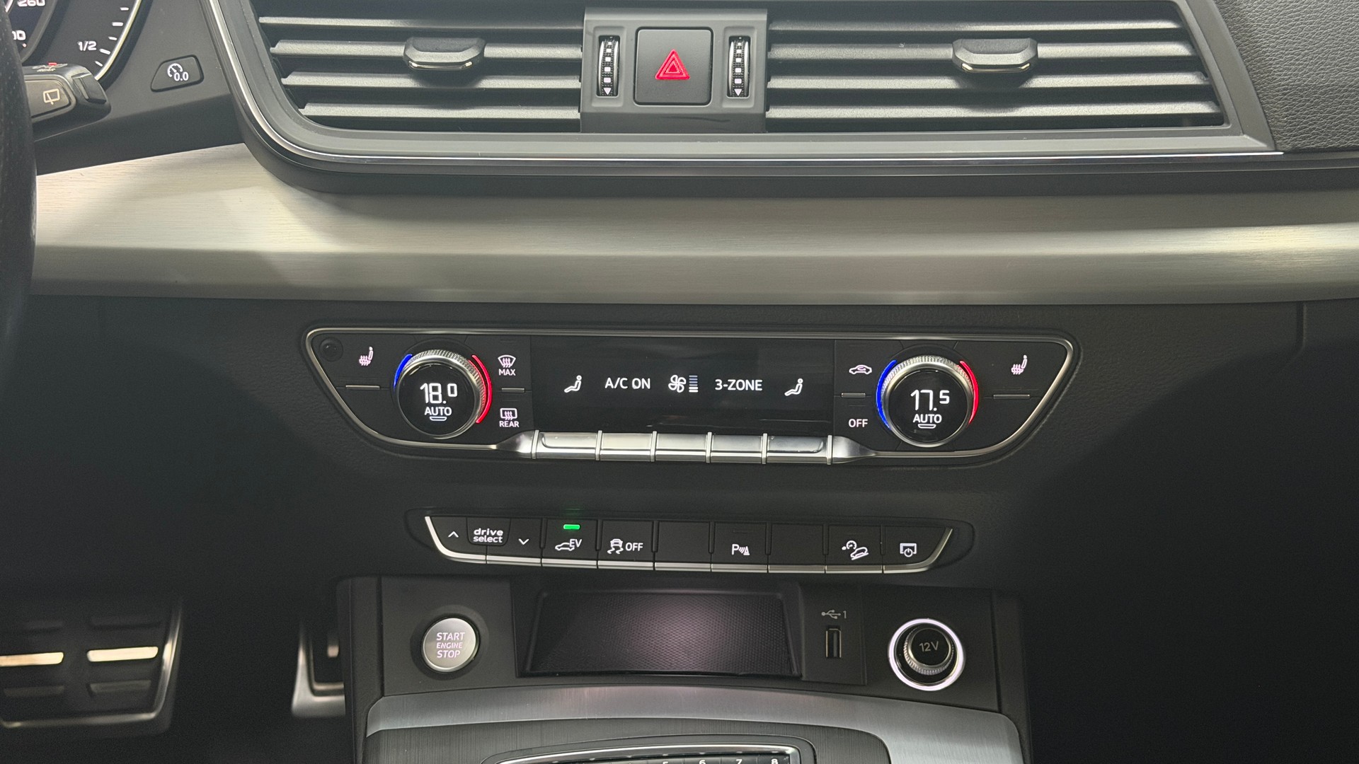 AUDI Q5 55 TFSI e sport quattro-image-11
