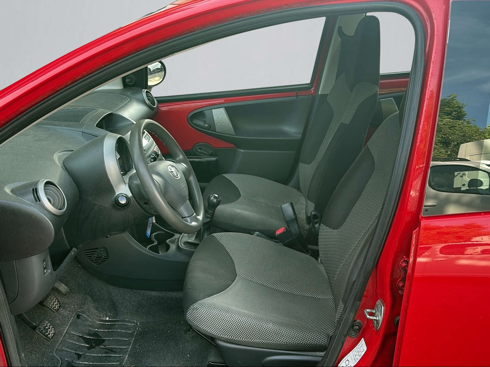 TOYOTA Aygo-image-4