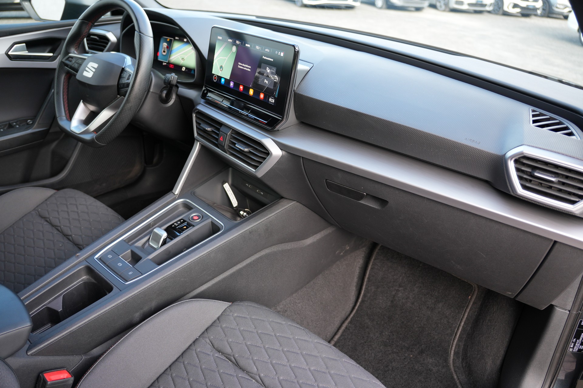 SEAT Leon 1.5 eTSI mHEV DSG FR (CH)-image-12