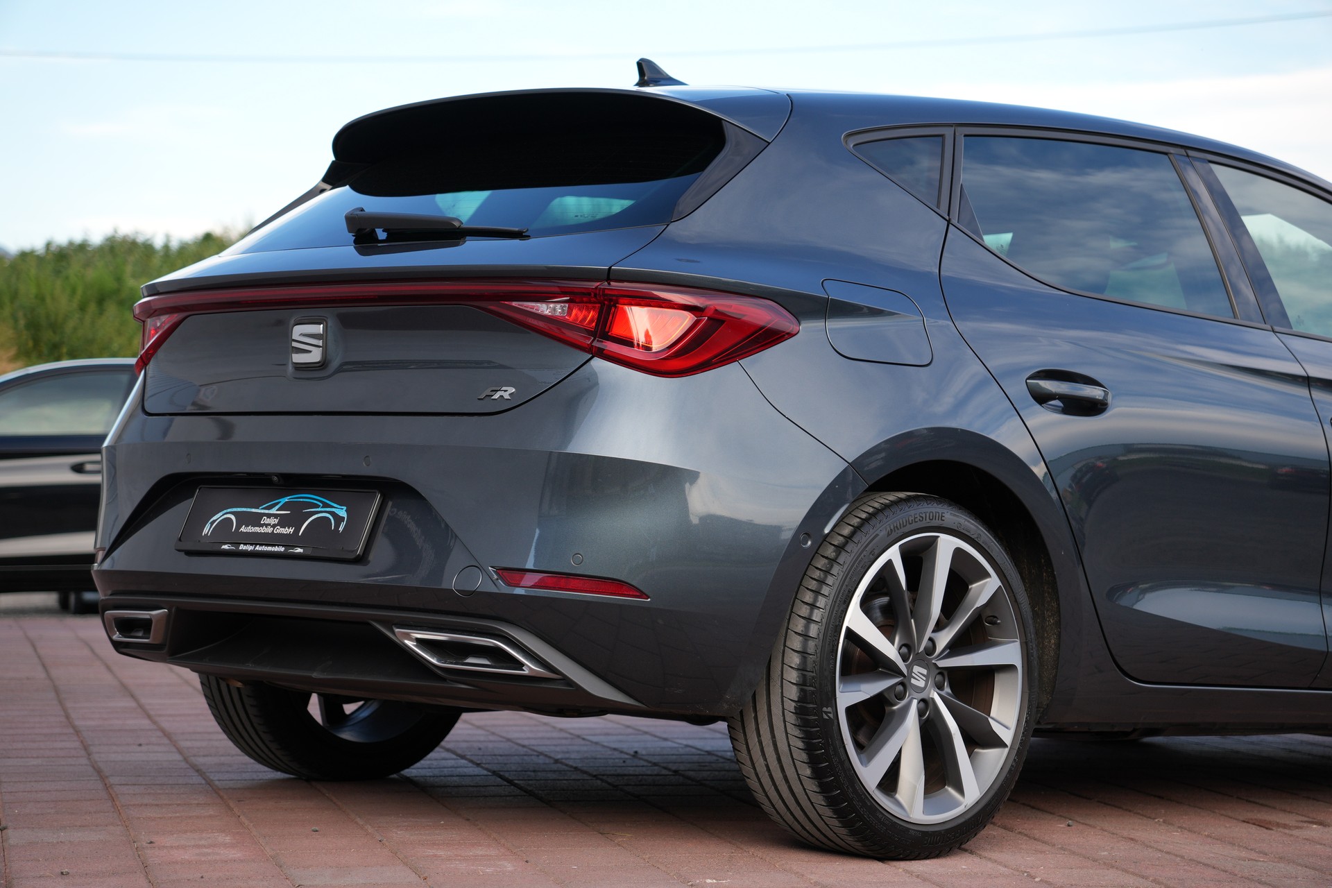 SEAT Leon 1.5 eTSI mHEV DSG FR (CH)-showroom-element-3