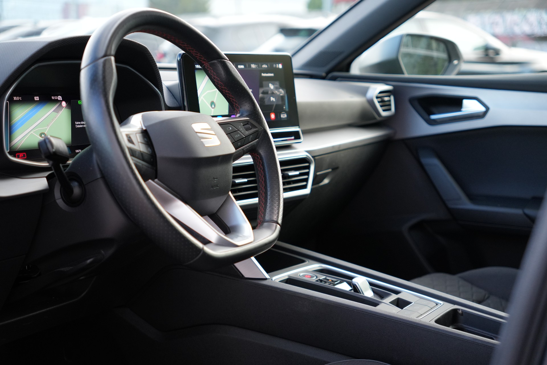 SEAT Leon 1.5 eTSI mHEV DSG FR (CH)-image-10