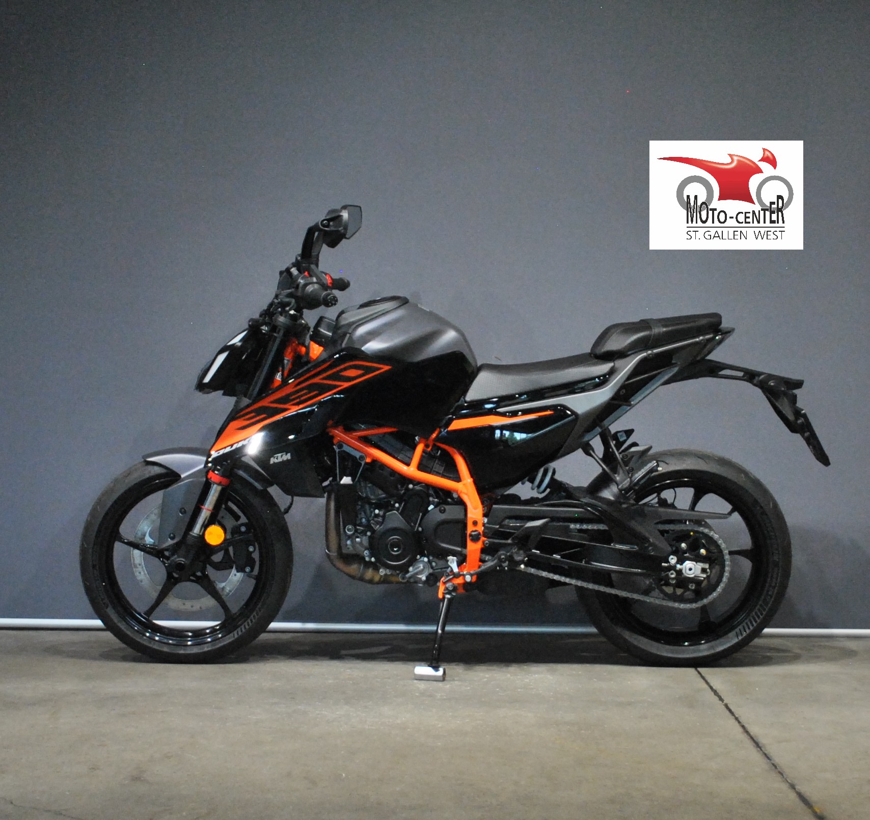 KTM 390 Duke-image-2
