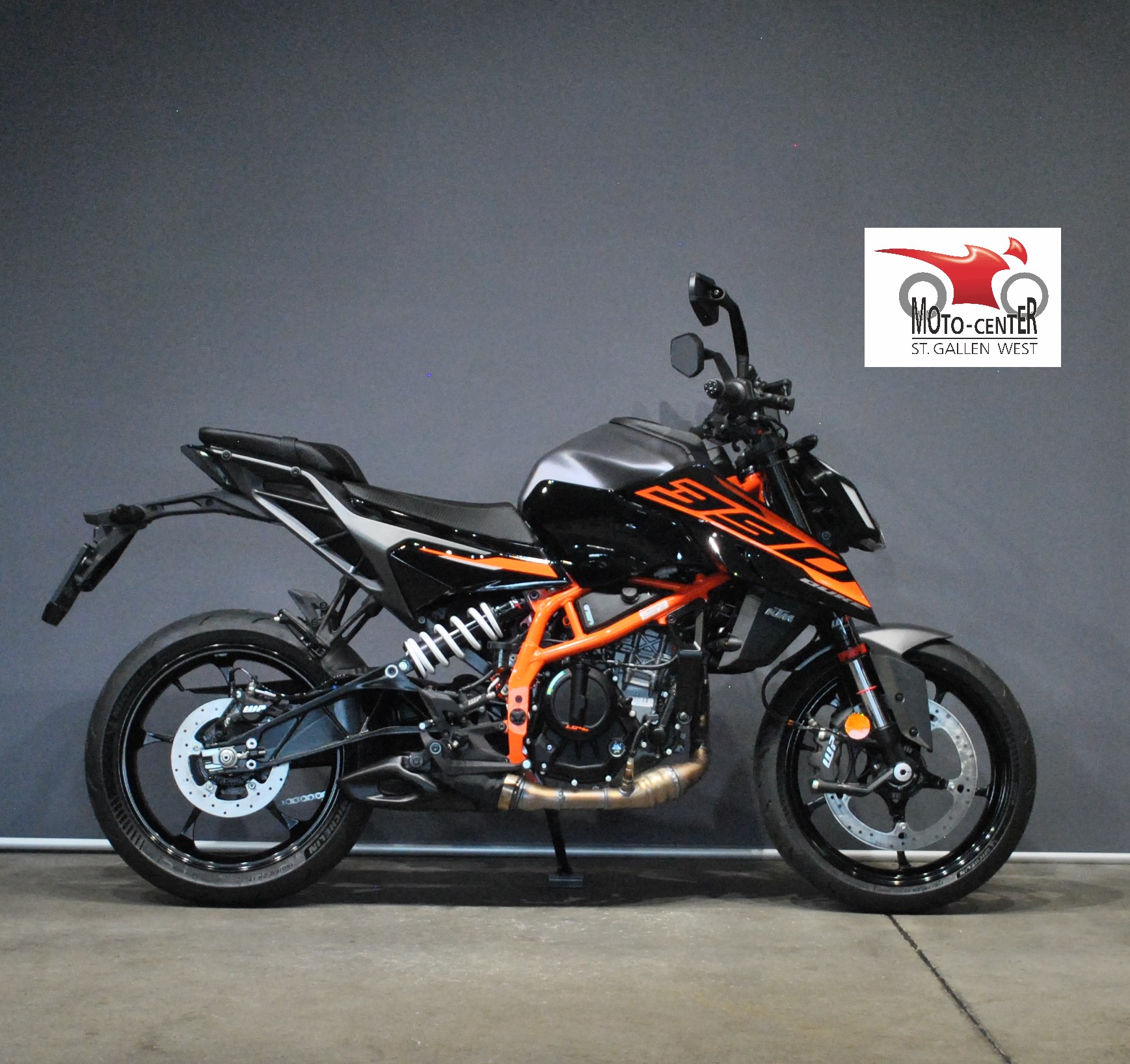 KTM 390 Duke-image-1